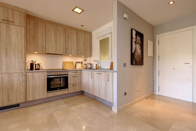 3-9044ff3015df52bb84e13bfc318443ab-298