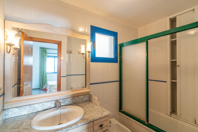 72-0f45ac3dc0e340bf4162bcdb03f9d65e